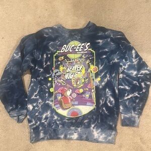 Buc-ee's Crewneck Sweater Blue Tie-Dye Graphic Sweatshirt - Medium